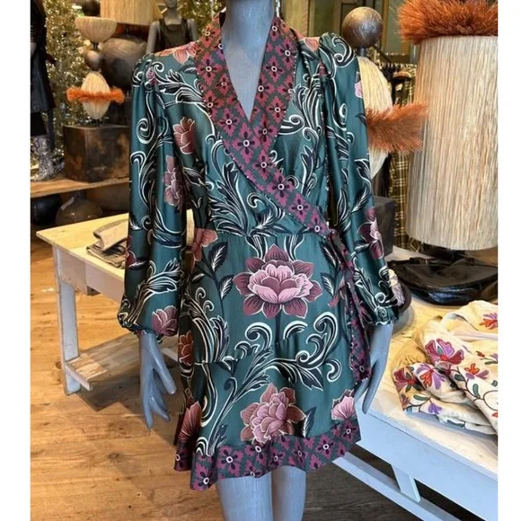 FARM RIO ANTHROPOLOGIE NWT Arabesque Long Sleeve Wrap Mini Dress XS Floral Print - Picture 10 of 12